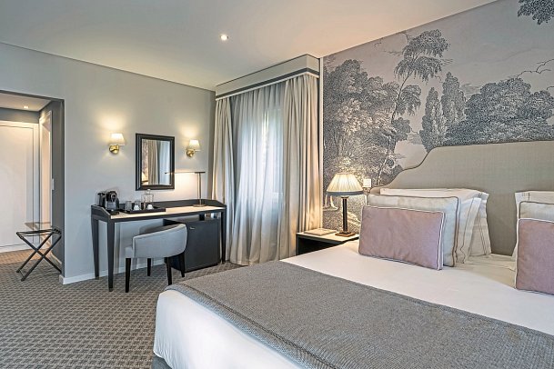 Longevity Senses Cascais Boutique Hotel & Clinic - Wohnbeispiel Doppelzimmer Deluxe Meerblick (Zimmercodierung DDM)