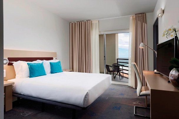 TRYP by Wyndham Lisboa Caparica Mar - Wohnbeispiel Doppelzimmer Meerblick (Zimmercodierungen DBN, EBN, DBM & EBM)