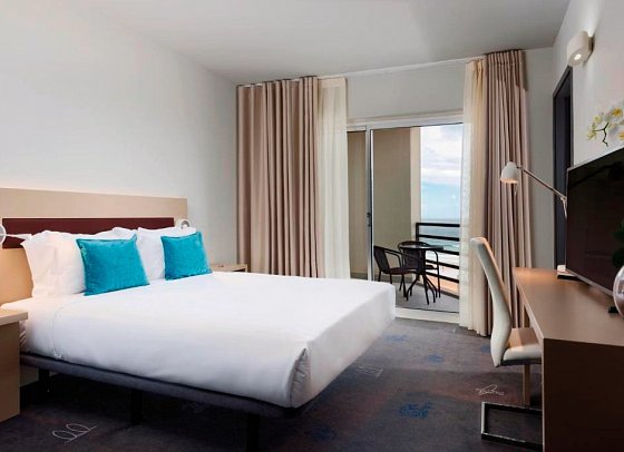 TRYP by Wyndham Lisboa Caparica Mar - Wohnbeispiel Doppelzimmer Meerblick (Zimmercodierungen DBN, EBN, DBM & EBM)