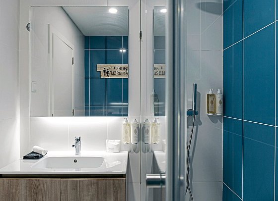 You and the sea - Beispiel Bad Appartement (Zimmercodierung OB1)