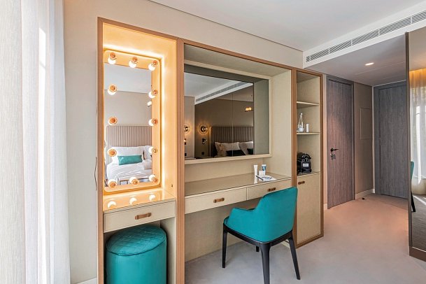 Luster Hotel - Wohnbeispiel Doppelzimmer Stadtblick (Zimmercodierung DB3)