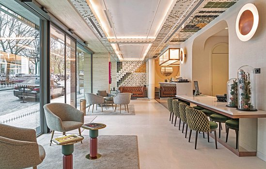 Luster Hotel
