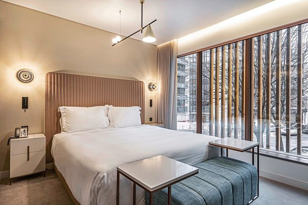 Luster Hotel - Wohnbeispiel Doppelzimmer Stadtblick (Zimmercodierung DB3)