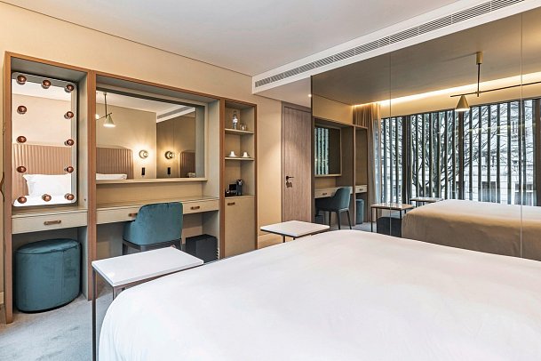 Luster Hotel - Wohnbeispiel Doppelzimmer Stadtblick (Zimmercodierung DB3)