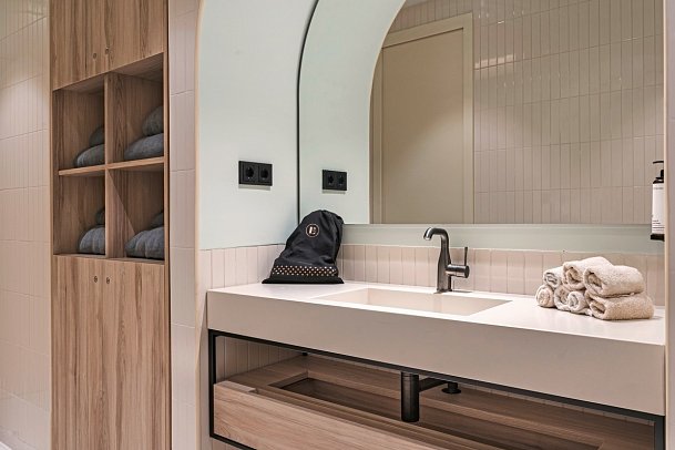 Luster Hotel