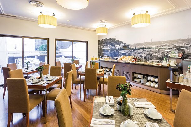 Legendary Lisboa Suites