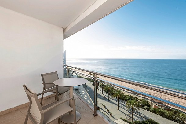 Sesimbra Oceanfront Hotel - Beispiel Balkon Doppelzimmer Premium Deluxe Meerblick (Zimmercodierung DMM)