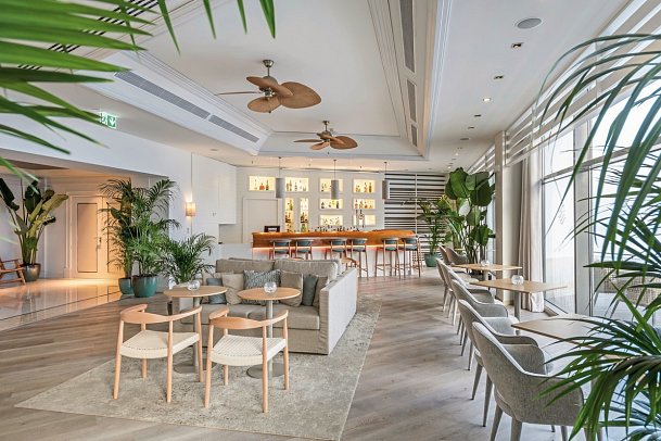 Sesimbra Oceanfront Hotel