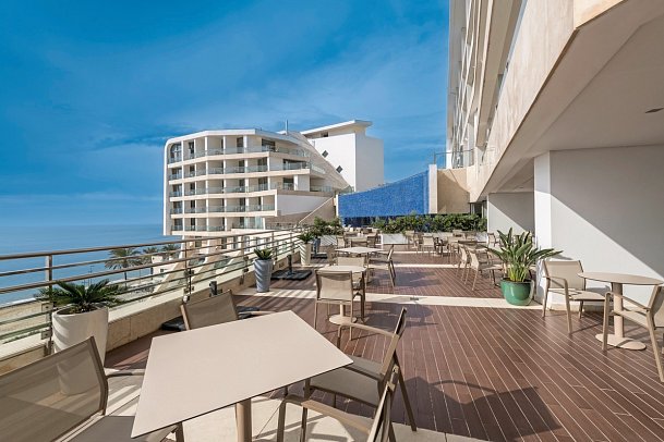 Sesimbra Oceanfront Hotel