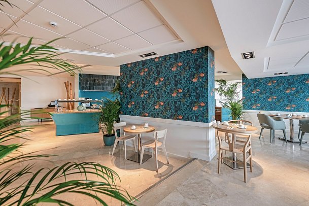 Sesimbra Oceanfront Hotel