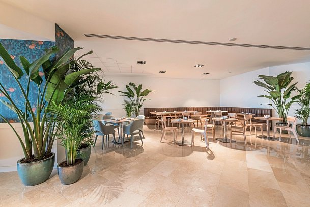 Sesimbra Oceanfront Hotel