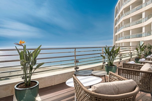 Sesimbra Oceanfront Hotel