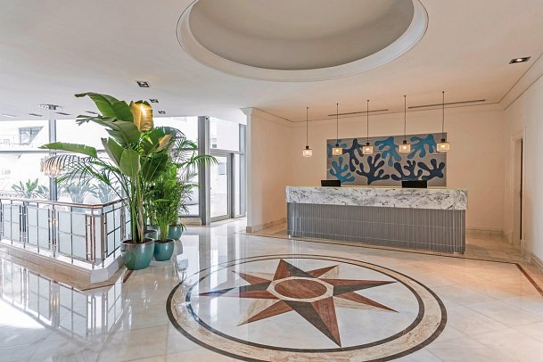 Sesimbra Oceanfront Hotel