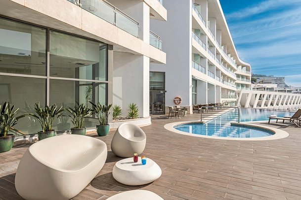 Sesimbra Oceanfront Hotel