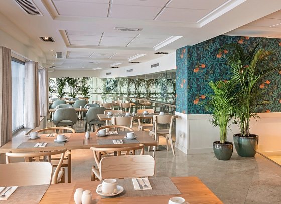 Sesimbra Oceanfront Hotel