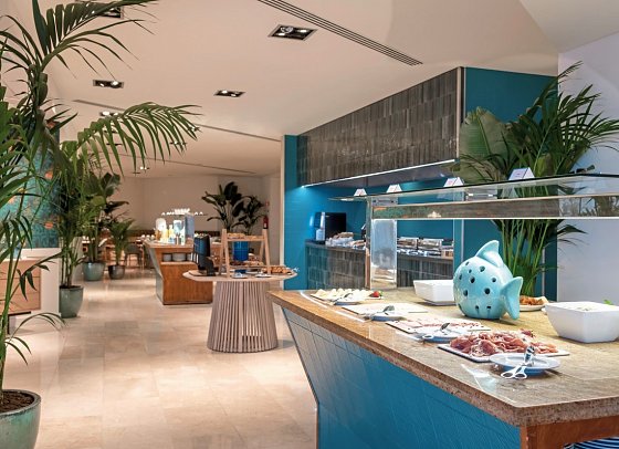 Sesimbra Oceanfront Hotel