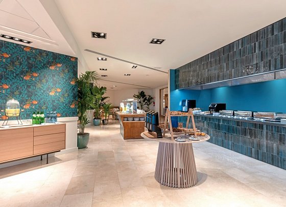 Sesimbra Oceanfront Hotel