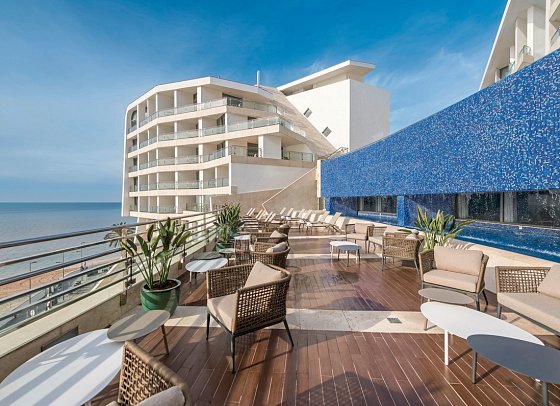 Sesimbra Oceanfront Hotel