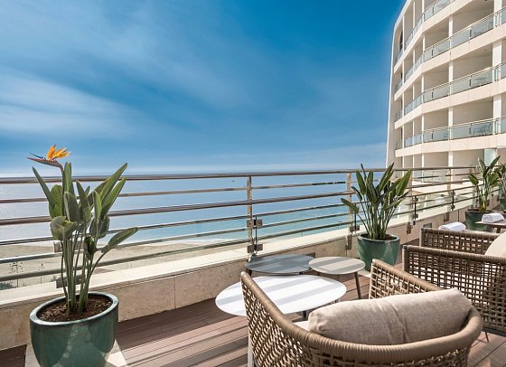 Sesimbra Oceanfront Hotel