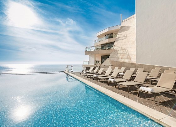 Sesimbra Oceanfront Hotel