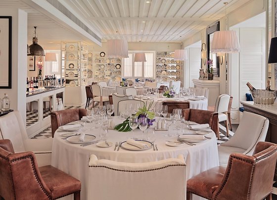 H10 Duque de Loulé - Restaurant Azul e Branco