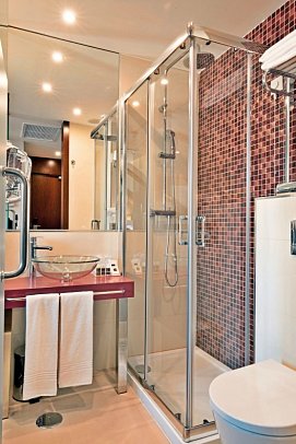 Turim Terreiro do Paço Hotel - Beispiel Bad Doppelzimmer Superior (Zimmercodierung DS1)