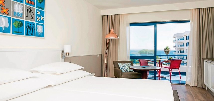 Pestana Cascais Ocean & Conference Aparthotel - Wohnbeispiel Doppelzimmer Deluxe Meerblick (Zimmercodierungen DDM & EDM)