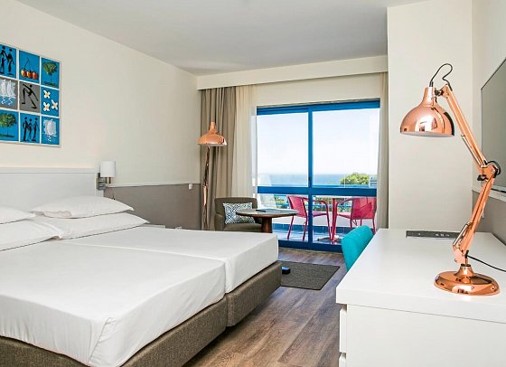 Pestana Cascais Ocean & Conference Aparthotel - Wohnbeispiel Doppelzimmer Deluxe Meerblick (Zimmercodierungen DDM & EDM)
