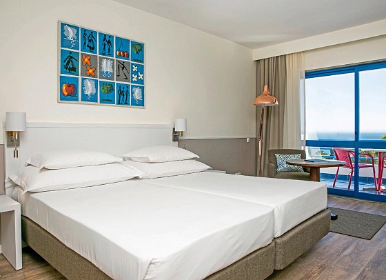 Pestana Cascais Ocean & Conference Aparthotel - Wohnbeispiel Doppelzimmer Deluxe Meerblick (Zimmercodierungen DDM & EDM)