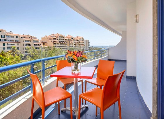 Pestana Cascais Ocean & Conference Aparthotel - Beispiel Balkon Suite Deluxe (Zimmercodierung WD1)