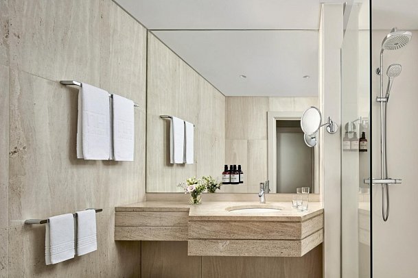 NH Lisboa Campo Grande - Beispiel Bad Doppelzimmer (Zimmercodierungen DB1 & DB2)