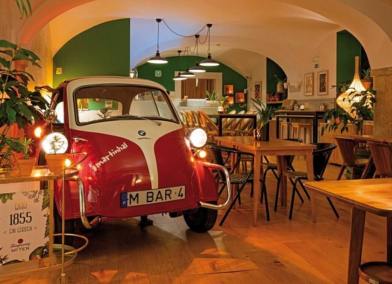Martinhal Lisbon Chiado - Bar 1855 Gin Garden