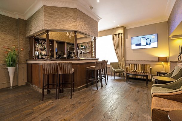 Phoenix Hotel
