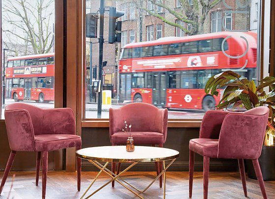 H10 London Waterloo - Circus Bar