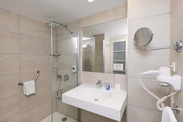 Bluesea Veril Playa - Beispiel Bad (Zimmercodierungen SG1 & SBM)