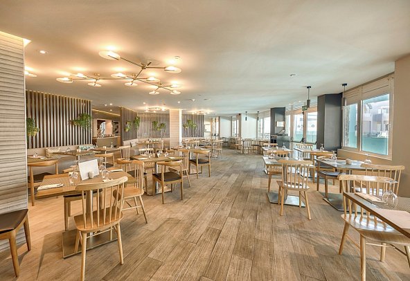 LIVVO Koala Garden Hotel