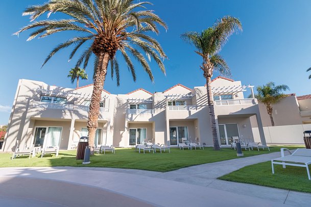 LIVVO Koala Garden Hotel