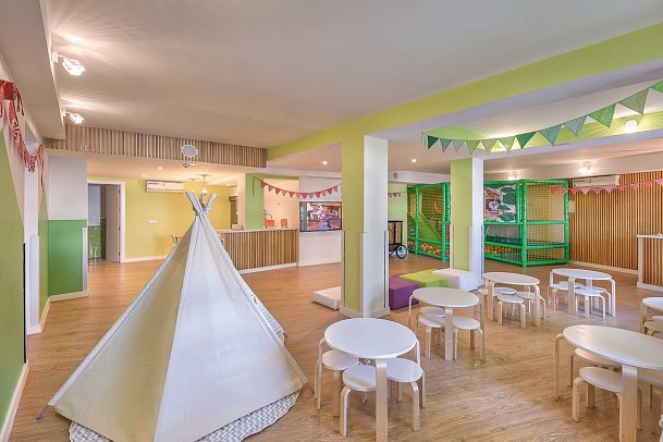 LIVVO Koala Garden Hotel