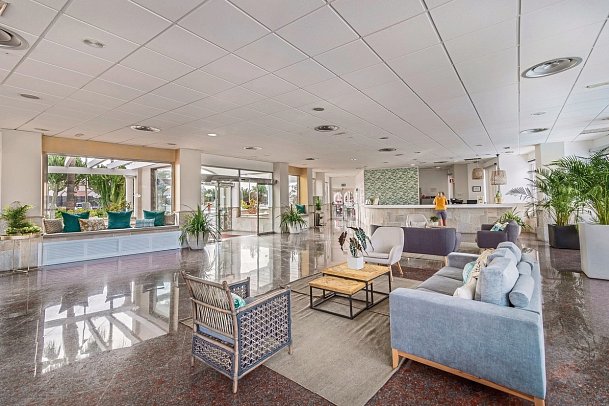 LIVVO Koala Garden Hotel