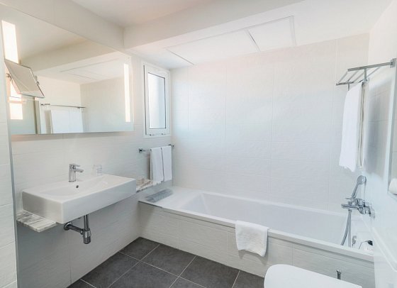 LIVVO Koala Garden Hotel - Beispiel Bad (Zimmercodierungen DB1, DC1, DS1 & FB1)