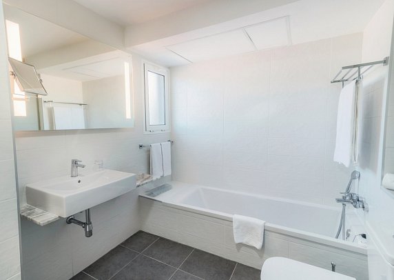 LIVVO Koala Garden Hotel - Beispiel Bad (Zimmercodierungen DB1, DC1, DS1 & FB1)