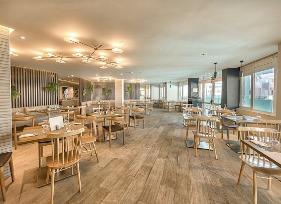 LIVVO Koala Garden Hotel