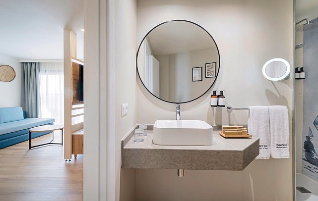 Barceló Margaritas ROYAL LEVEL - Beispiel Bad Juniorsuite Deluxe (Zimmercodierung JD1)