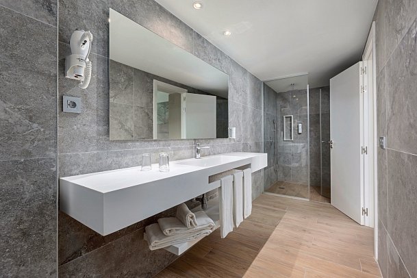 Kumara Serenoa by Lopesan Hotels - Beispiel Bad Suite Familie (Zimmercodierung WI1)