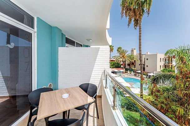 Nara - Beispiel Balkon (Zimmercodierung AB1)