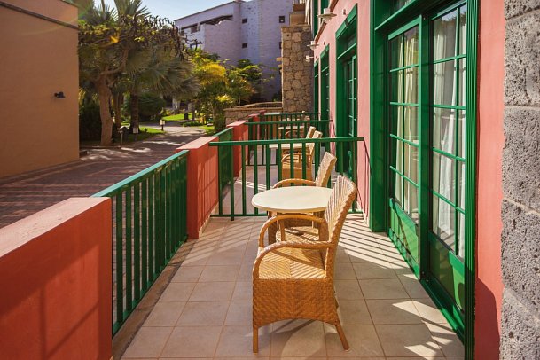 Lopesan Villa del Conde Resort & Thalasso - Beispiel Balkon Doppelzimmer Standard (Zimmercodierungen DG1 & DC1)