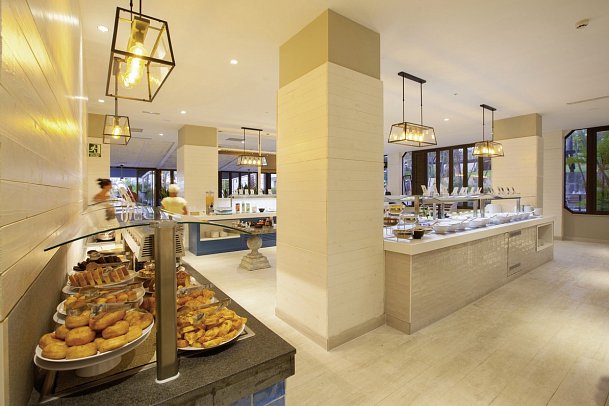 Corallium Beach by Lopesan Hotels