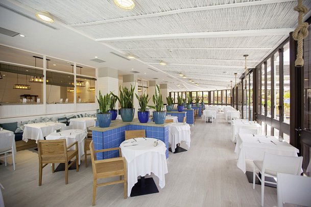 Corallium Beach by Lopesan Hotels