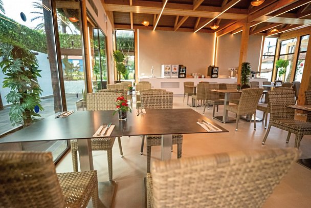 HL Miraflor Suites