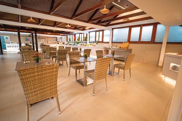 HL Miraflor Suites
